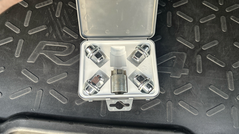 Toyota RAV4 2.5 VVT-i Hybrid Black Edition 5dr CVT Hybrid Estate